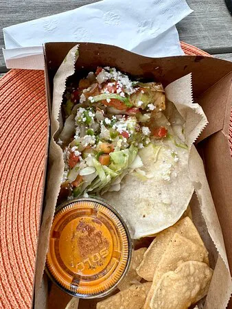 إيست بيتش تاكوس