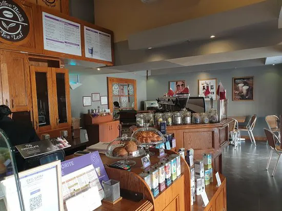 حبوب القهوة و أوراق الشاي