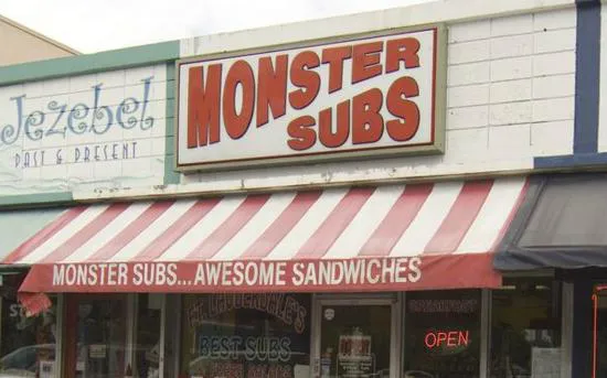 الوحش الغواصات