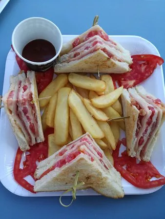 Levante Cafe Restaurant Cocktail Bar