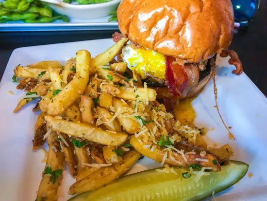 حانة هينيسي