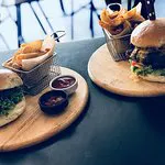 مينتور كافيه، أثينا