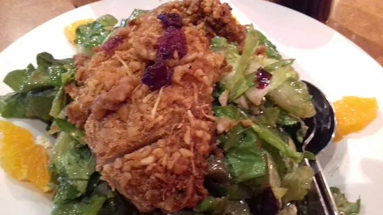 مطعم تي جي آي فرايدايز، أثينا