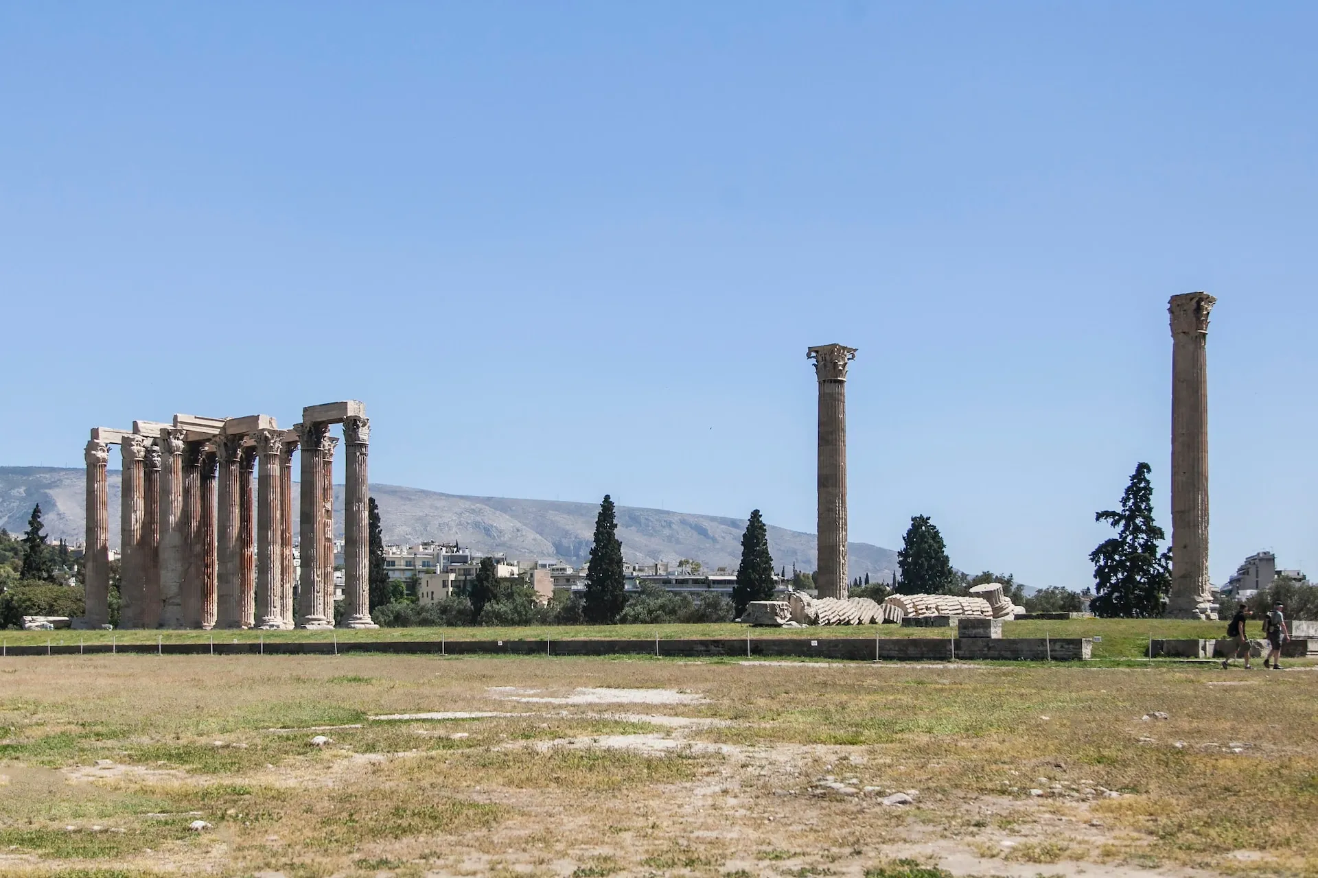 اكتشف معبد زيوس الأولمبي 