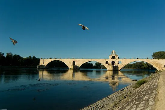 Explore Pont Saint-Benezet (Pont d'Avignon) 