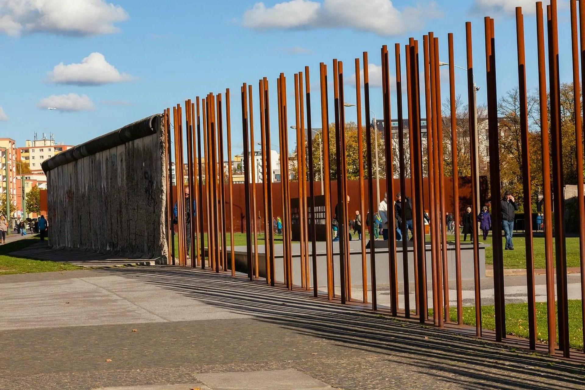اكتشف النصب التذكاري لجدار برلين 