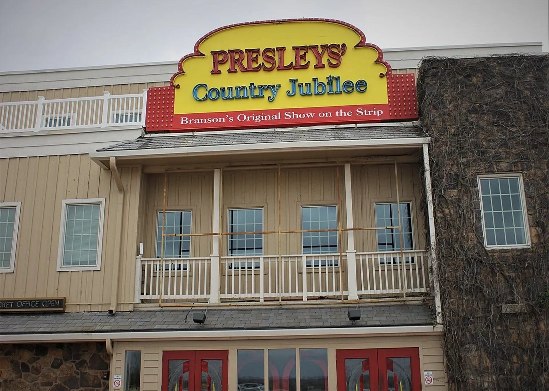 Explore Presleys' Country Jubilee 