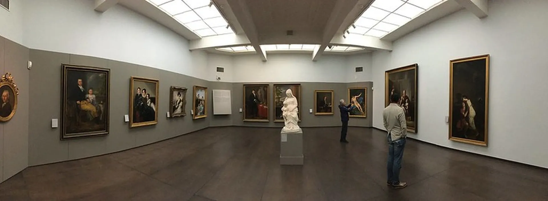 Explore Groeninge Museum 