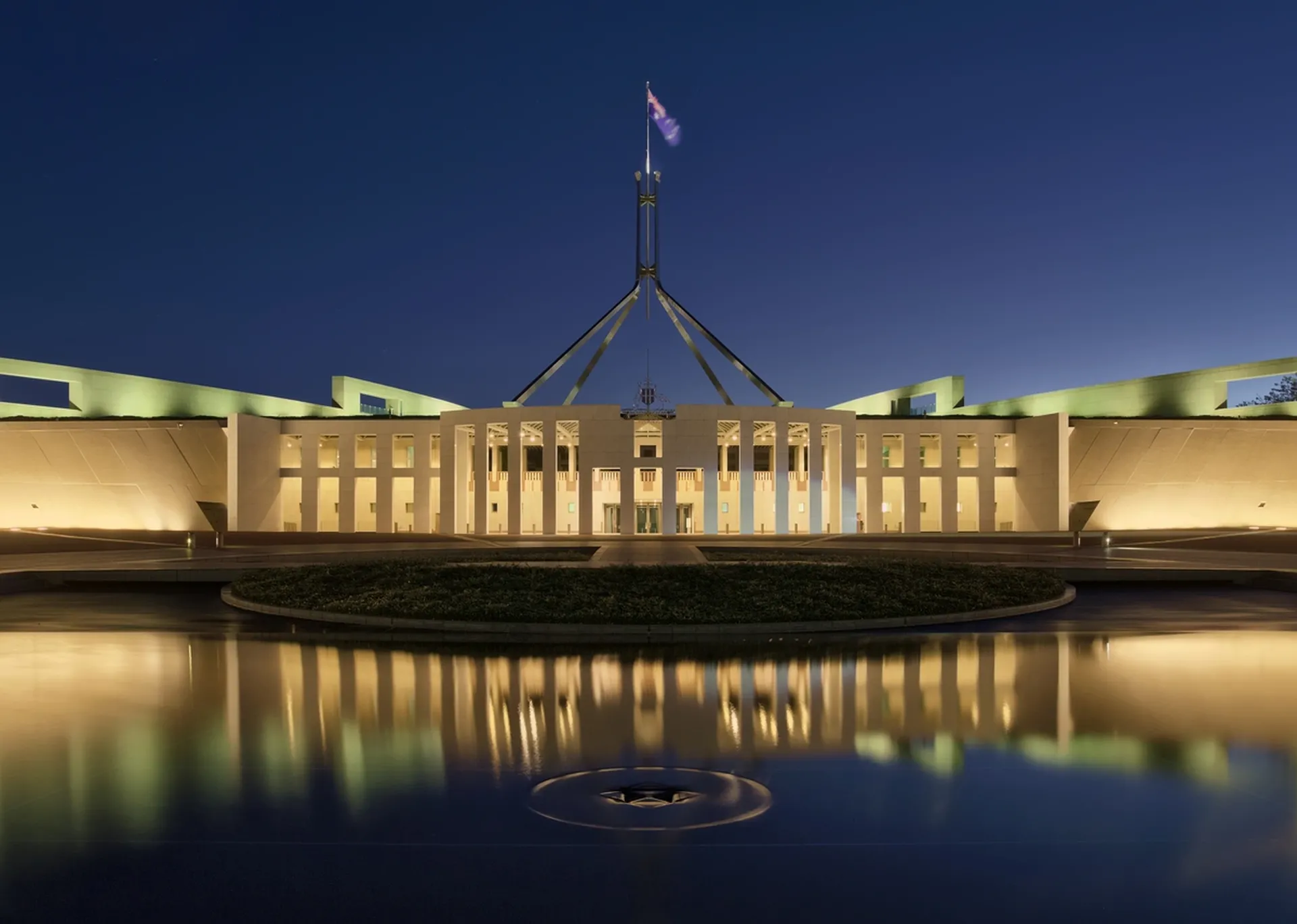 Explore Australian Parliament House 