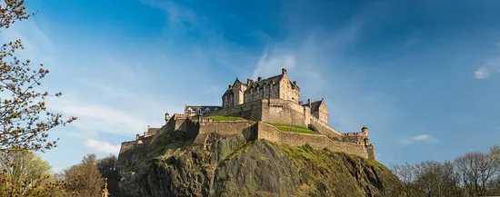 Explore Edinburgh Castle 