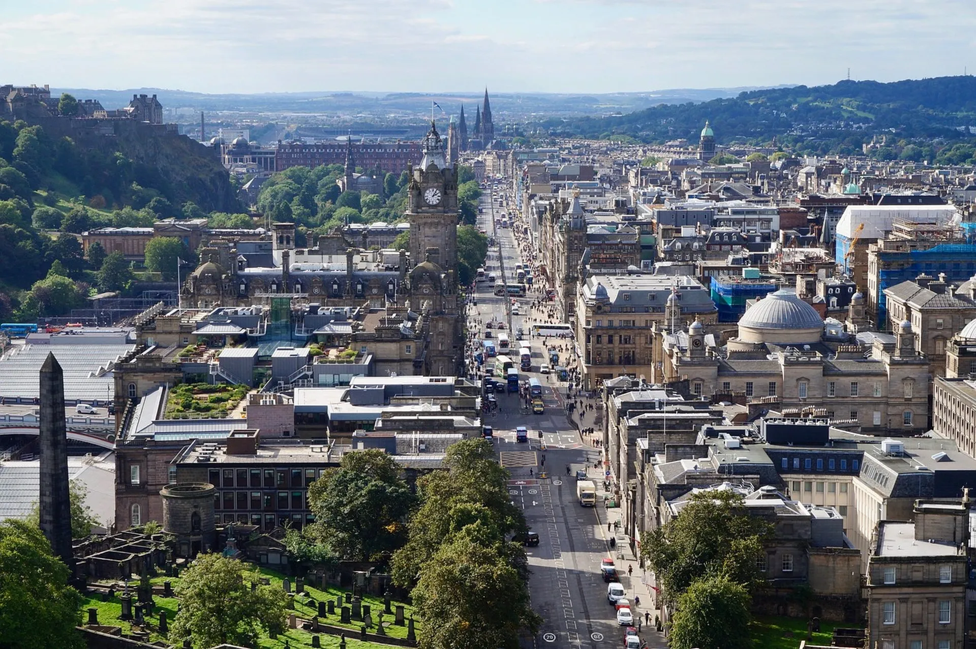 Explore Edinburgh Old Town 