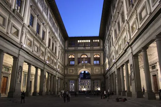 Explore Gallerie Degli Uffizi 