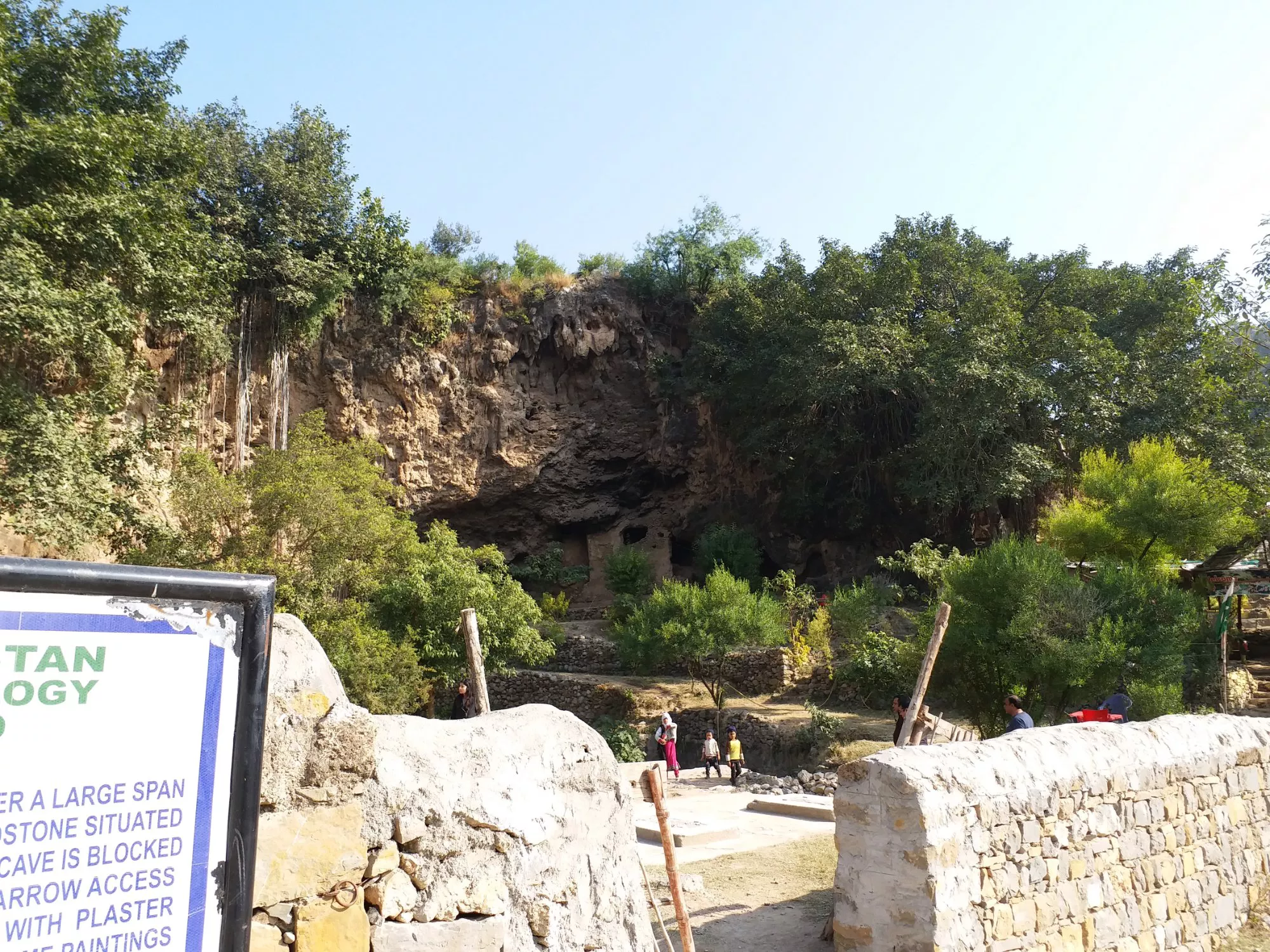Grottes de Shah Allah Ditta