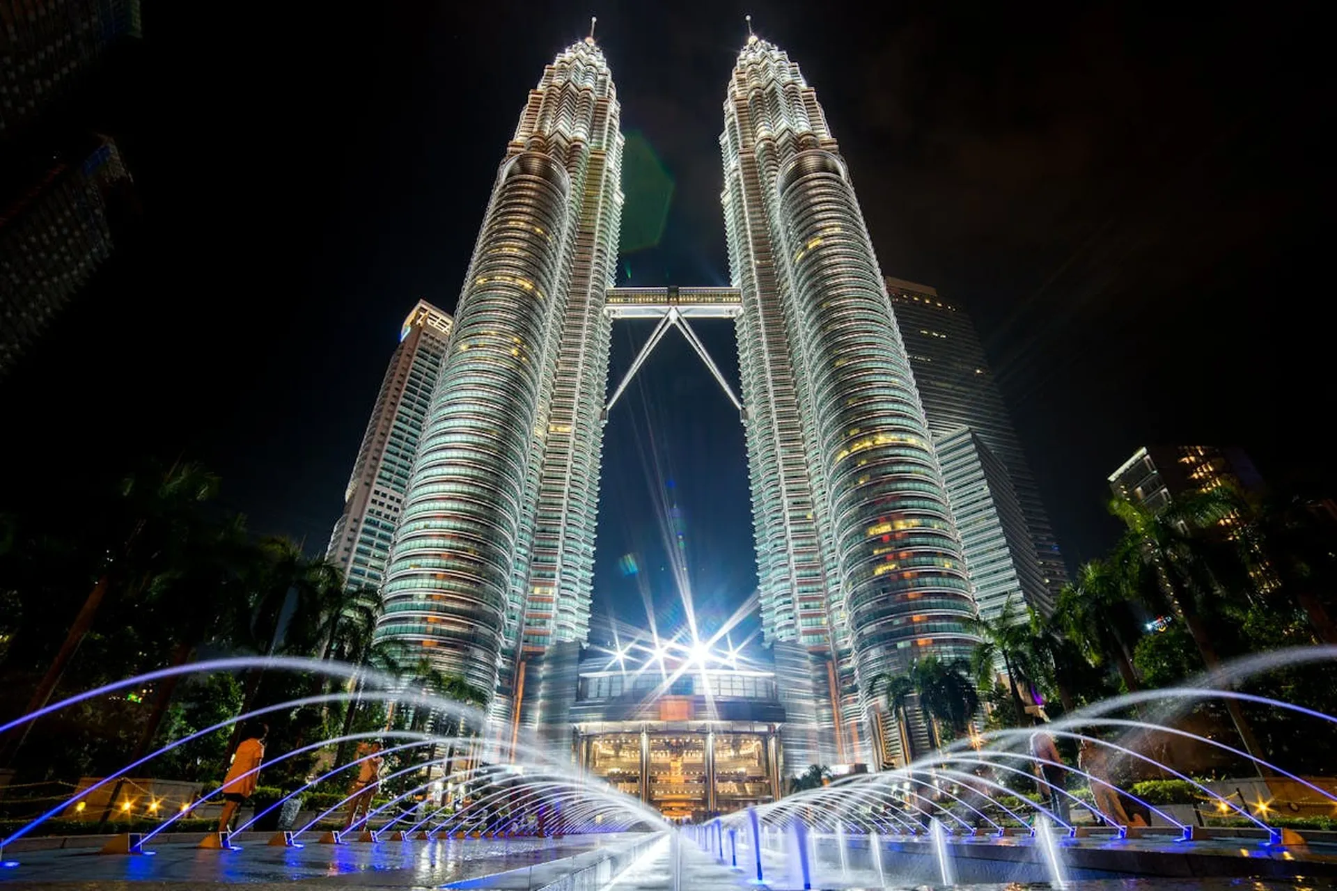 Explore Petronas Twin Towers 