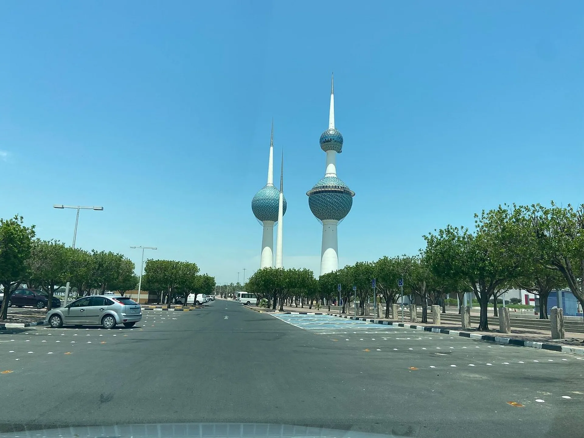 Explore Kuwait Towers 