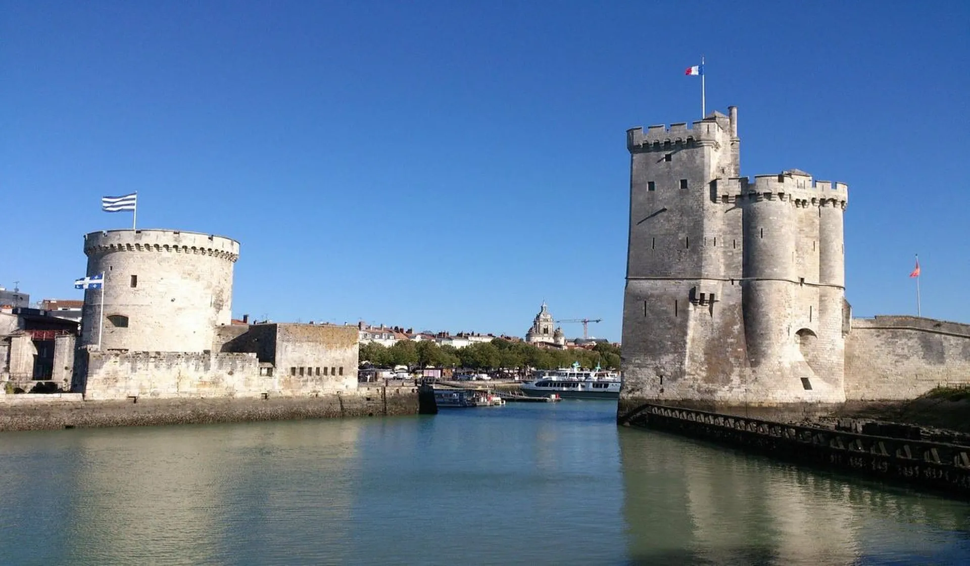 Explore Towers of La Rochelle 