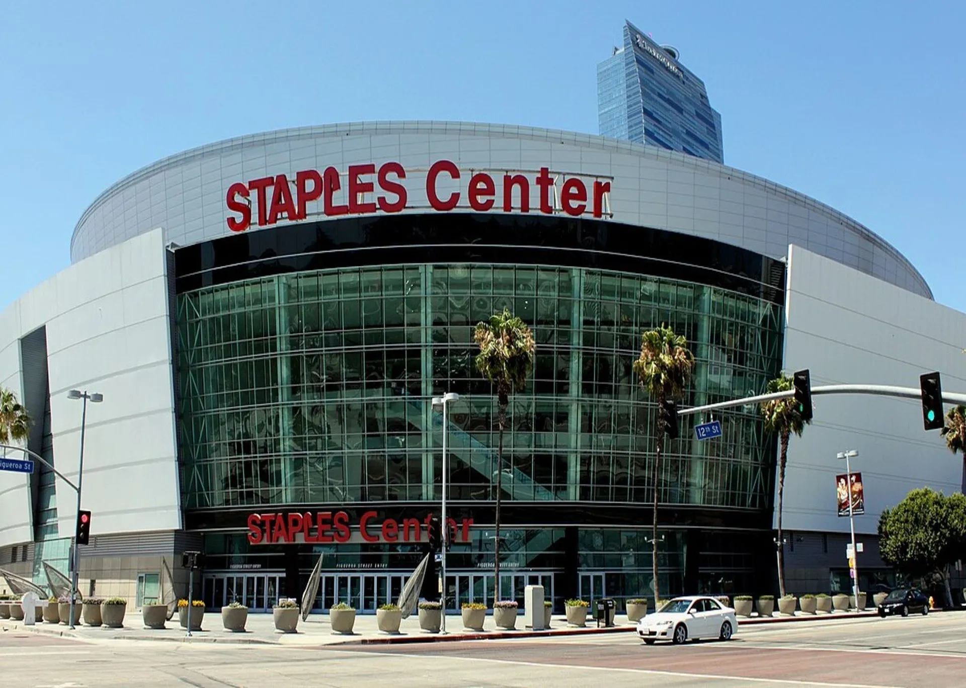Explore Staples Center 