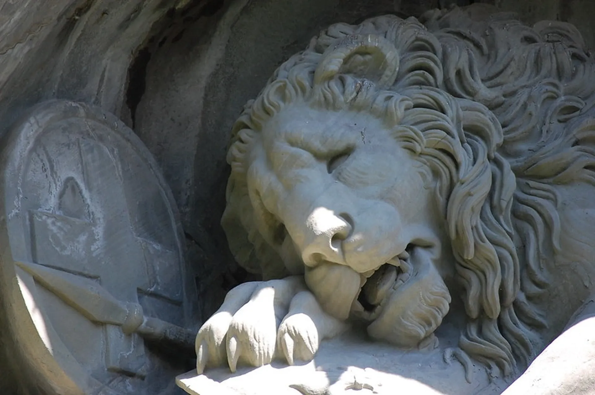 Explore Lion Monument (Löwendenkmal) 