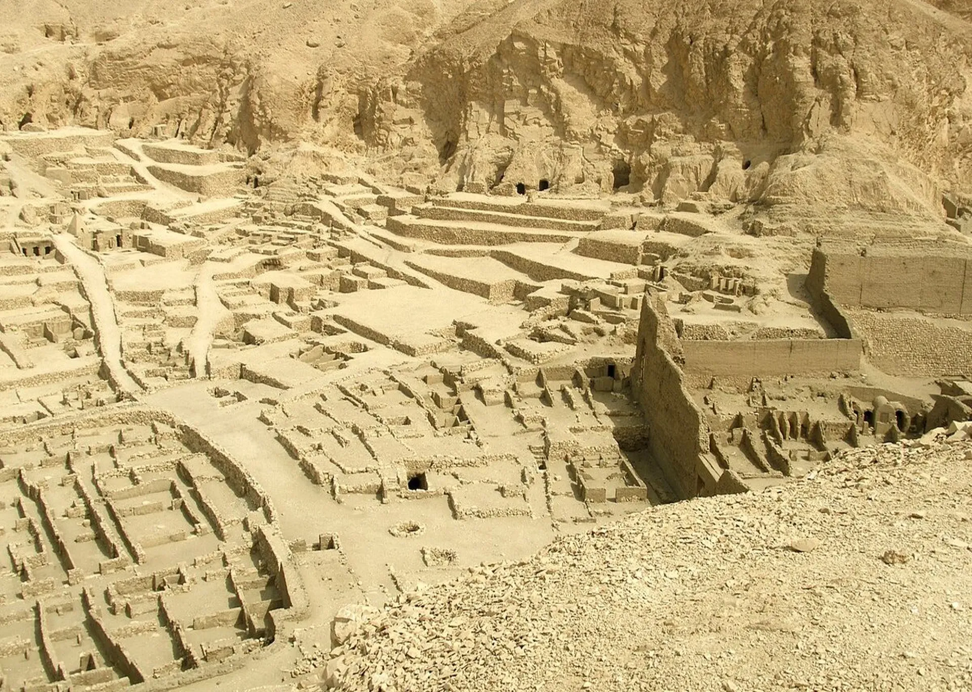 Valley of the Artisans (Deir el-Medina)