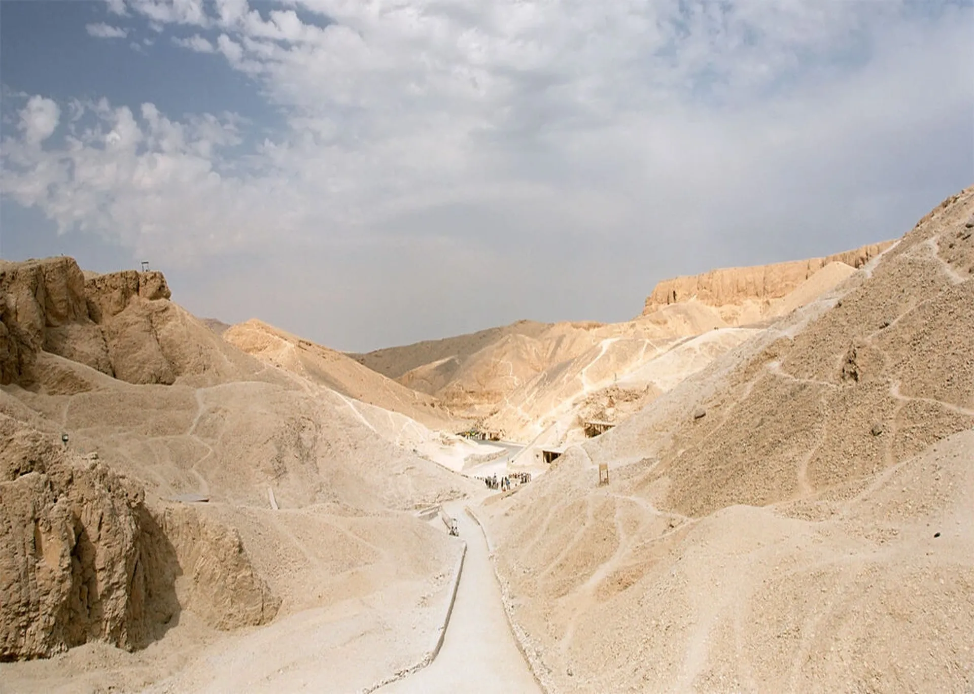 Explore Valley of the Kings 
