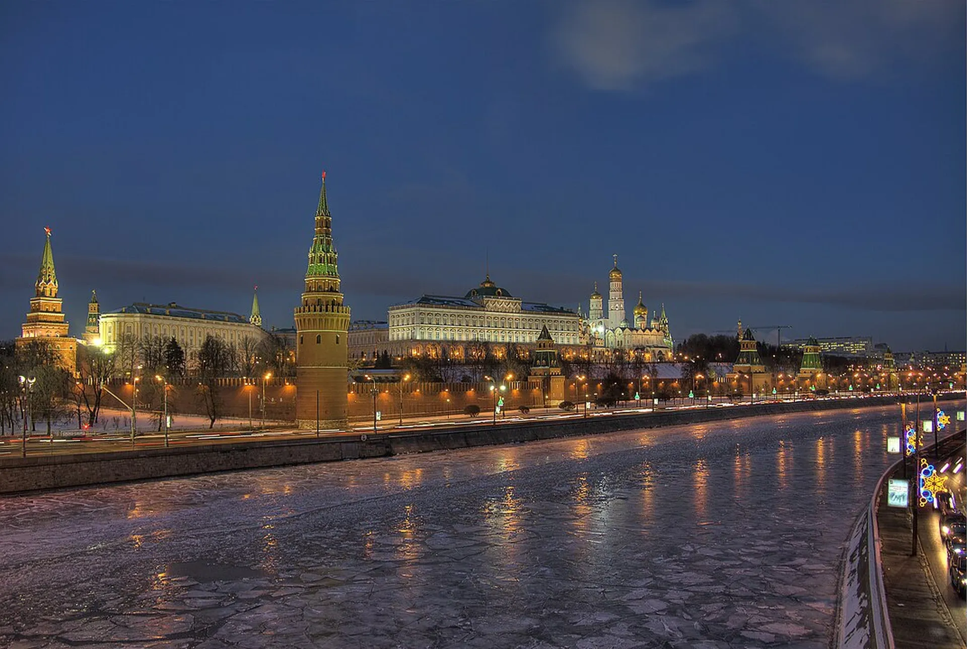 Explore Moscow Kremlin 