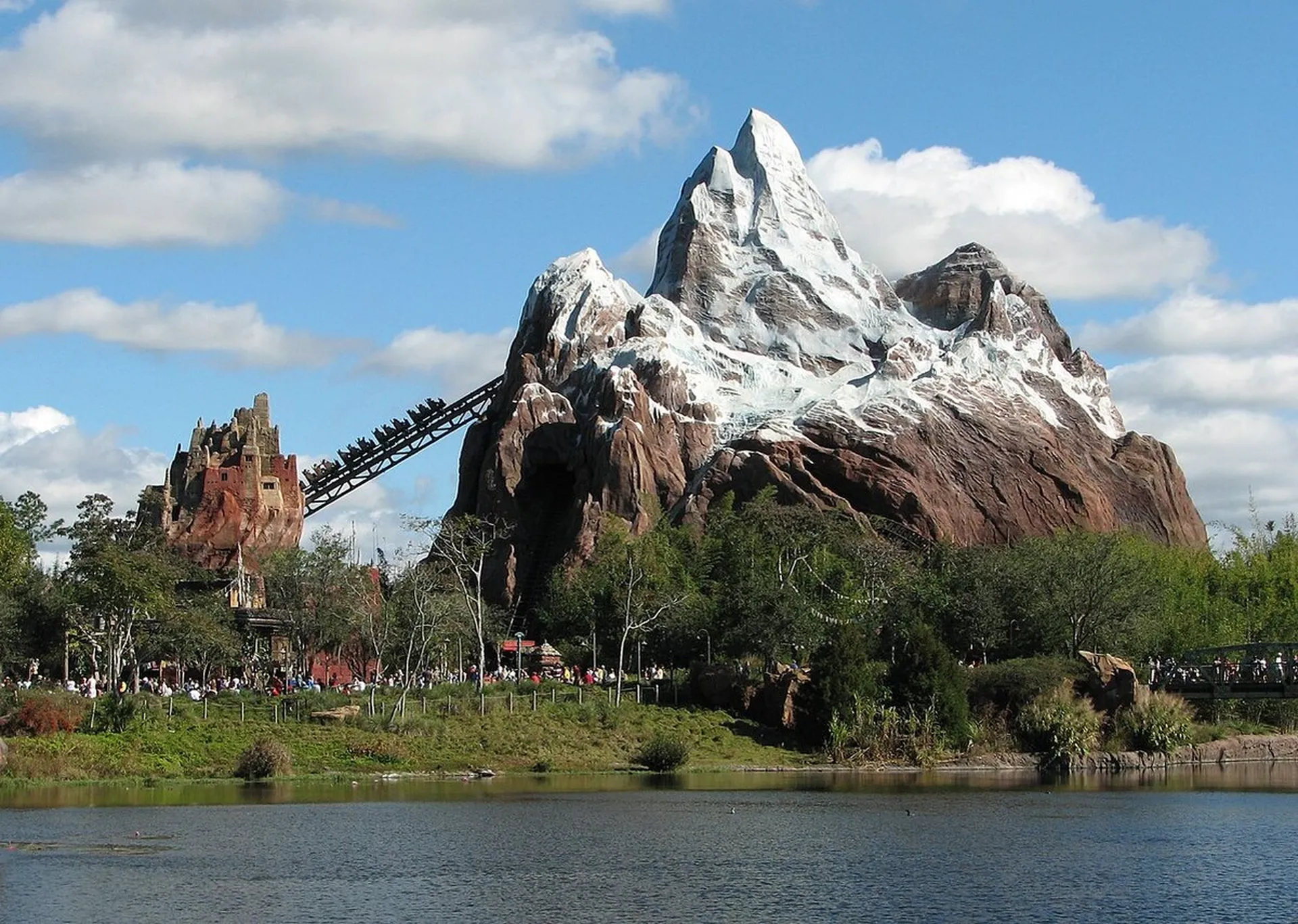 Explore Disney's Animal Kingdom Theme Park 