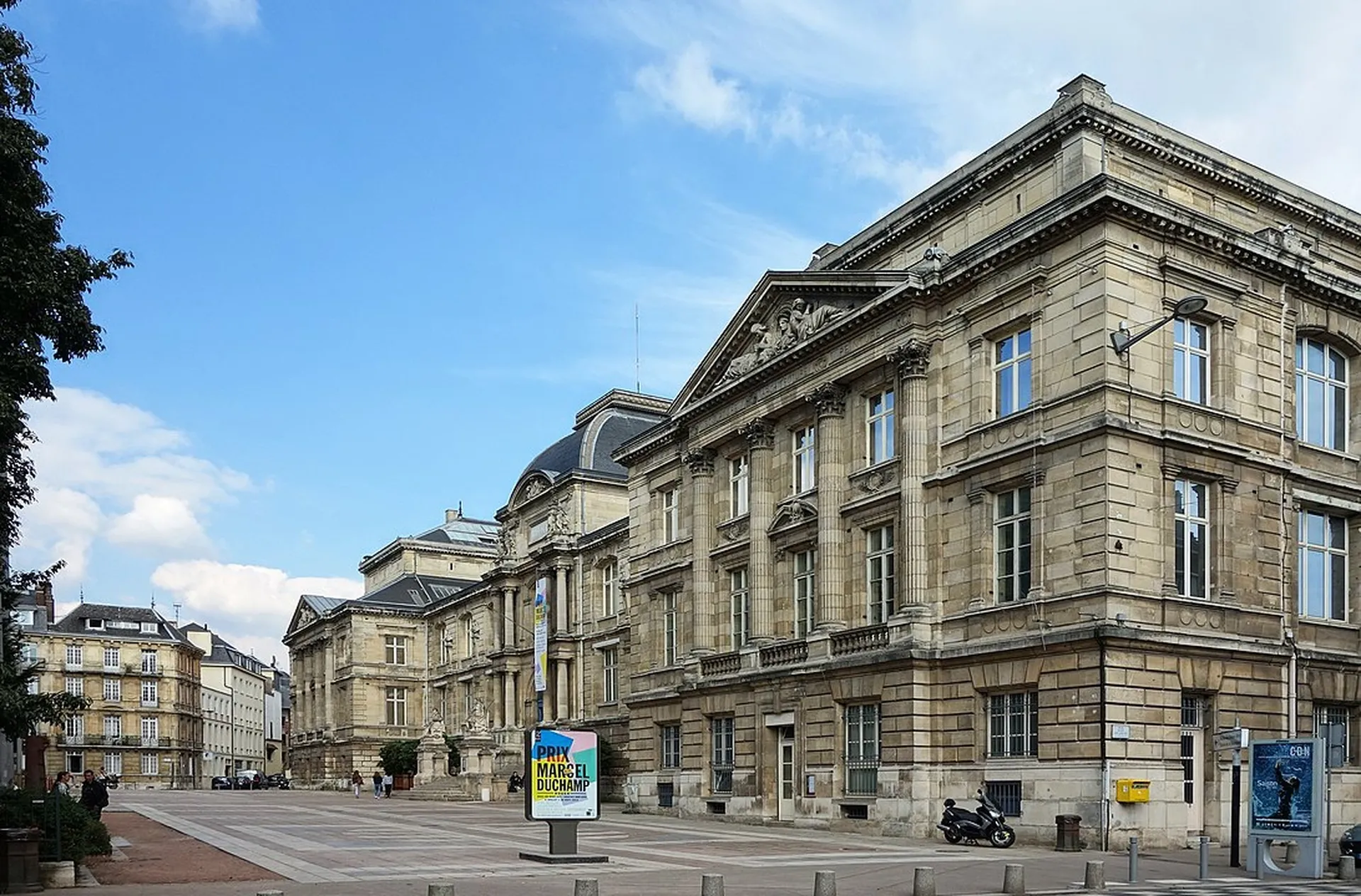 Explore Musee des Beaux-Arts de Rouen 