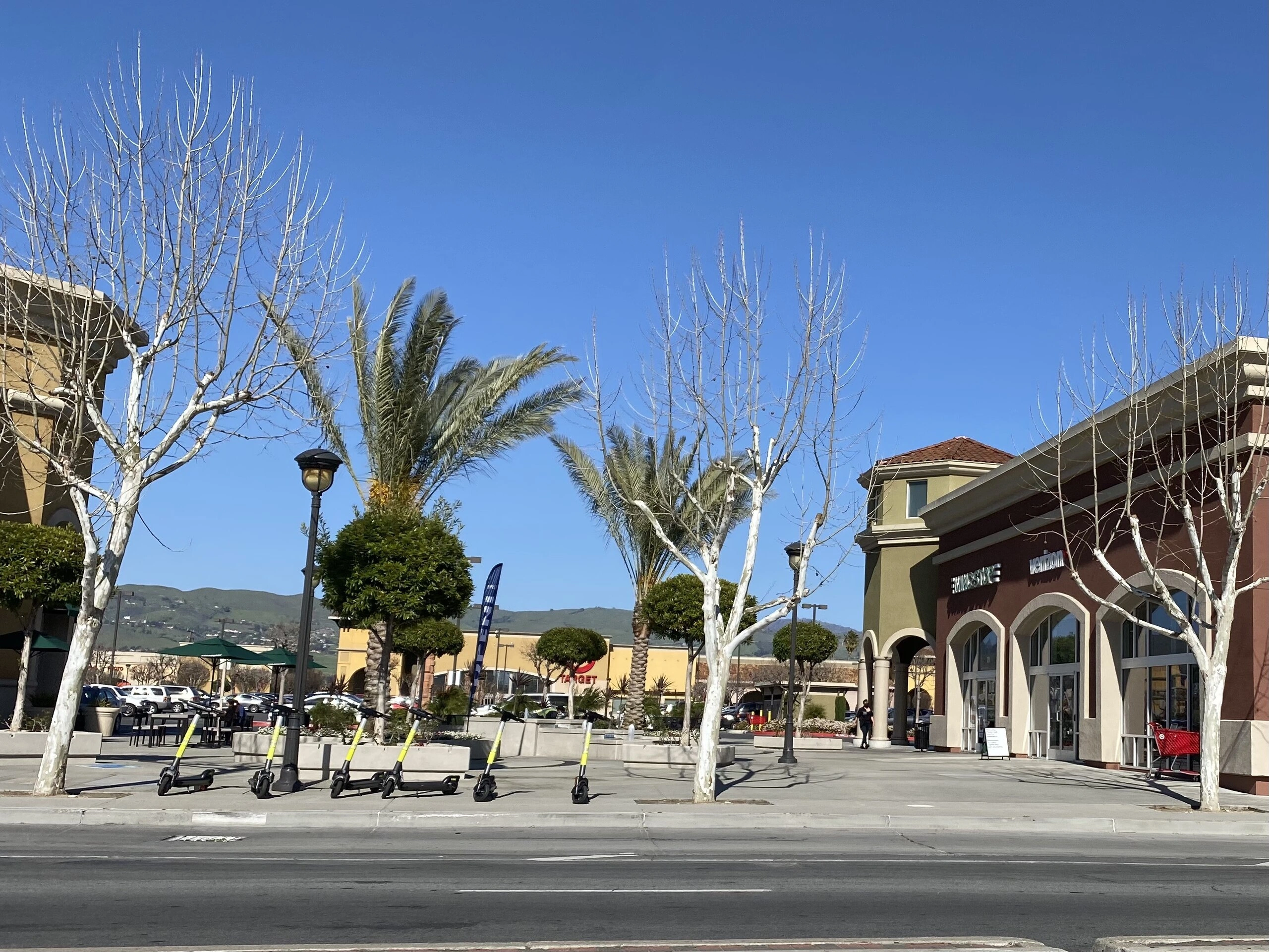 منافذ لاس أمريكاس بريميوم